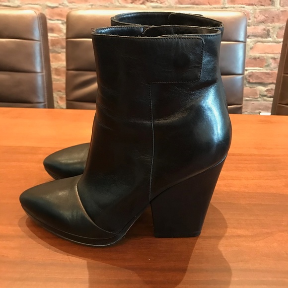 Vince Shoes - Vince Heeled Leather Boots